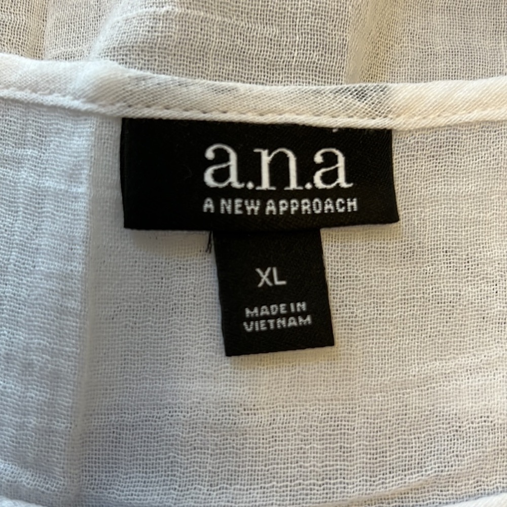 Woman’s a.n.a. White textured top, Size XL - Picture 4 of 6